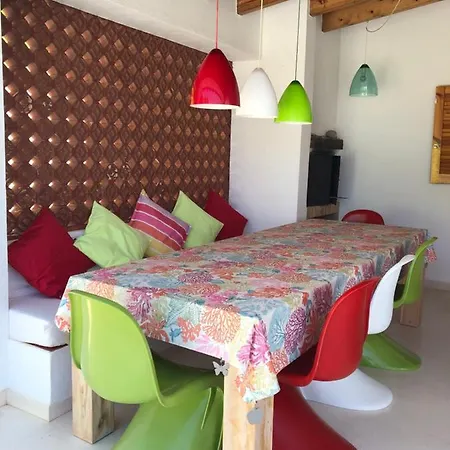 Hébergement de vacances Es Queixal - Canet Con Piscina Exterior Climatizada *