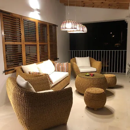 Hébergement de vacances Es Queixal - Canet Con Piscina Exterior Climatizada *